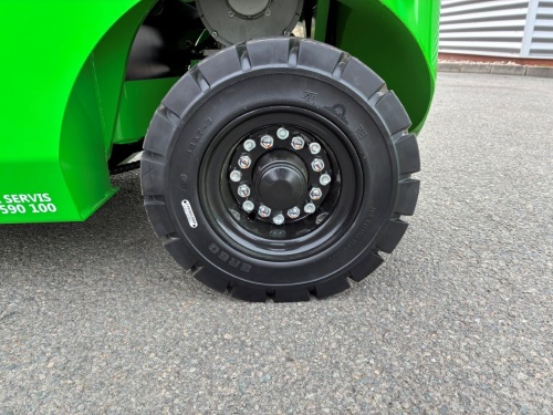 Čelní vysokozdvižný vozík EP EFL252X5; 80V/280Ah (560Ah)