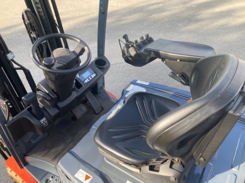 Čelní vysokozdvižný vozík TOYOTA 8FBET18