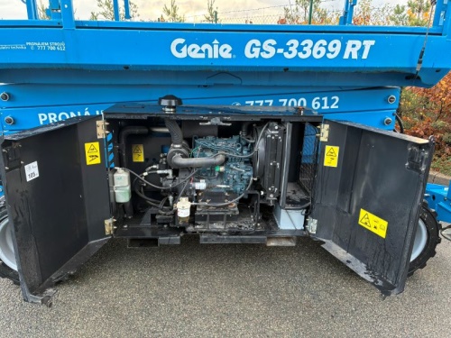 Vysokozdvižná pracovní plošina GENIE GS 3369 RT