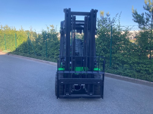 Čelní vysokozdvižný vozík EP EFL382X5; 80V/280Ah