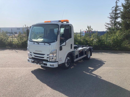 Komunální vozidlo ISUZU M21 TH