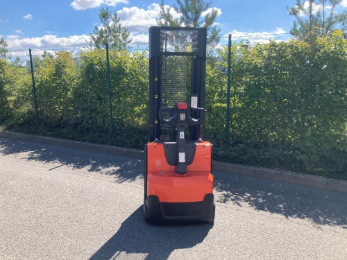 Elektrický vysokozdvižný vozík BT SWE 140