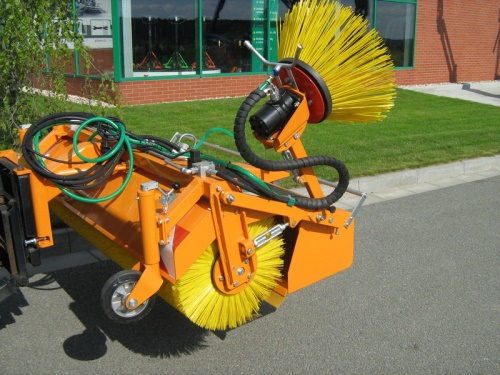 Silniční zametač MZS 145 K