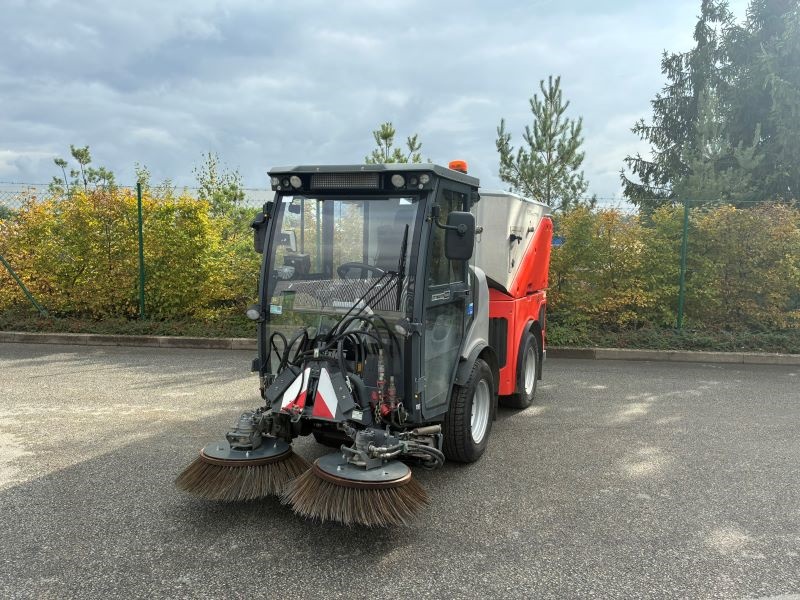 Víceúčelový komunální stroj HAKO Citymaster 1650