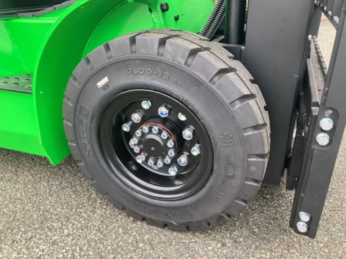 Čelní vysokozdvižný vozík EFL203 80V/230Ah; 60A, externí nabíječ