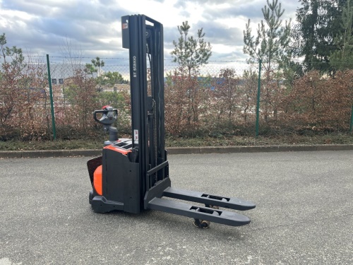 Elektrický nízkozdvižný vozík BT SWE140 L