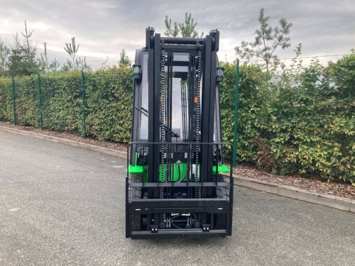 Čelní vysokozdvižný vozík EP EFL203; 80V/230Ah