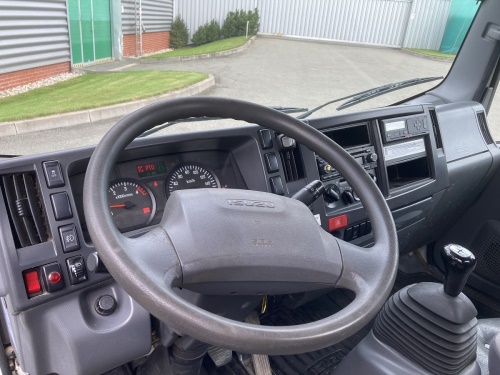 ISUZU NMR 85, kontejnerový nosič