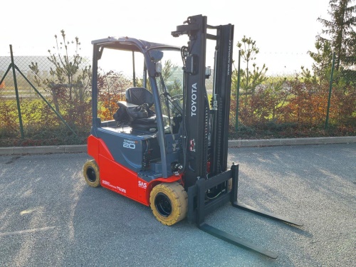 Čelní vysokozdvižný vozík TOYOTA 8FBM20T