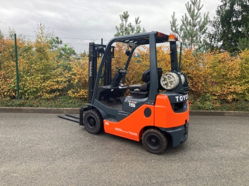 Čelní vysokozdvižný vozík TOYOTA 02-8FGF15