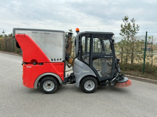Víceúčelový komunální stroj HAKO CITYMASTER 600
