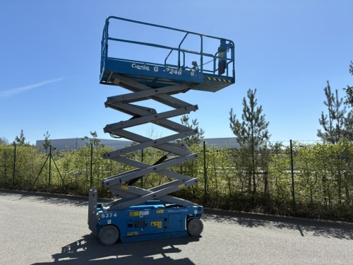 Vysokozdvižná pracovní plošina GENIE GS 3246