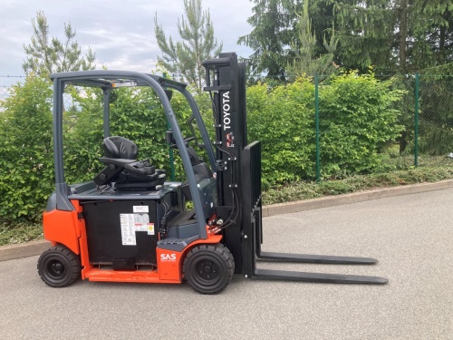 Čelní vysokozdvižný vozík TOYOTA 8FBMT20