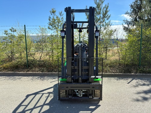 Čelní vysokozdvižný vozík EP TCL152; 80V/100Ah