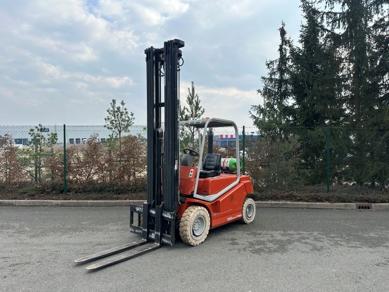 Čelní vysokozdvižný vozík BT C4G 250 D