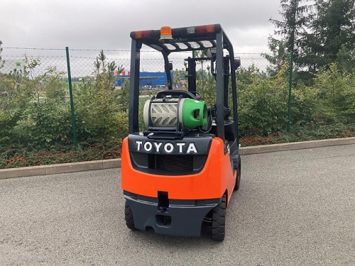 Čelní vysokozdvižný vozík TOYOTA 02-8FGF15TOYOTA 02-8FGF15