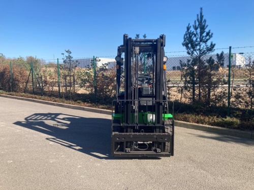 Čelní vysokozdvižný vozík EP EFL252X2; 80V/280Ah;