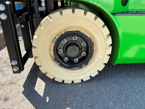 Čelní vysokozdvižný vozík EP TCL152; 80V/100Ah