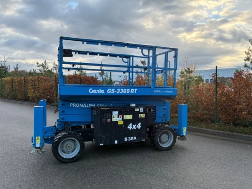 Vysokozdvižná pracovní plošina GENIE GS 3369 RT