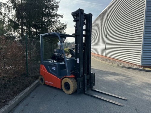 Čelní vysokozdvižný vozík TOYOTA 8FBMKT30