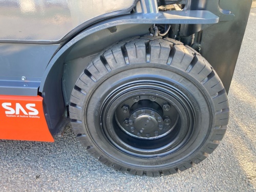 Čelní vysokozdvižný vozík Toyota 06-8FG25F