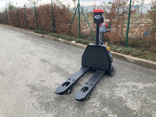 Robotický paletový vozík XP15B+