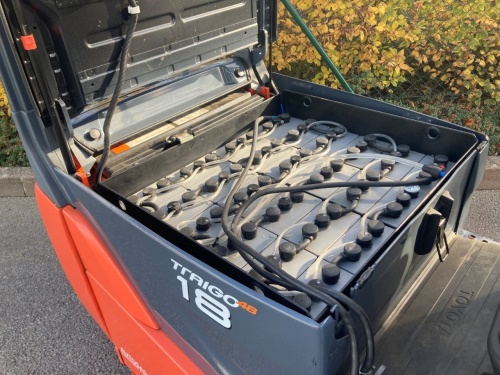 Čelní vysokozdvižný vozík TOYOTA 8FBET18