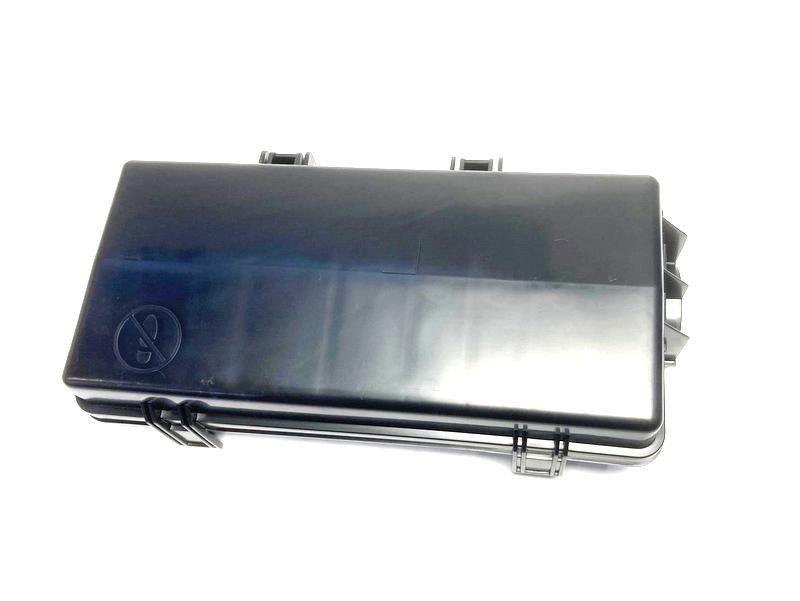 kryt skříňky relé a pojistek ISUZU