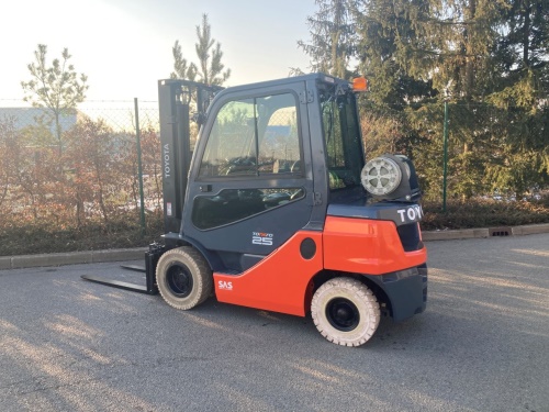 Čelní vysokozdvižný vozík Toyota 02-8FGF25