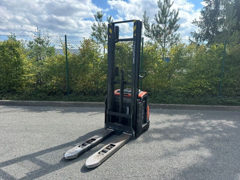 Elektrický nízkozdvižný vozík BT SWE 120 L