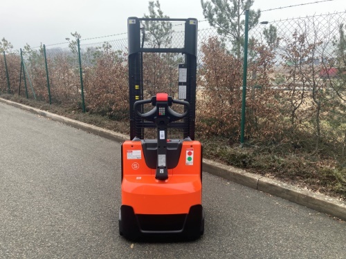 Elektrický vysokozdvižný vozík BT SWE 120 L