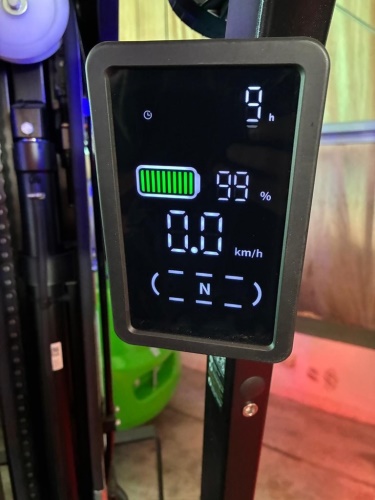 Čelní vysokozdvižný vozík EP EFL203; 80V/230Ah