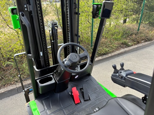 Čelní vysokozdvižný vozík EP TVL202; 80V/230Ah