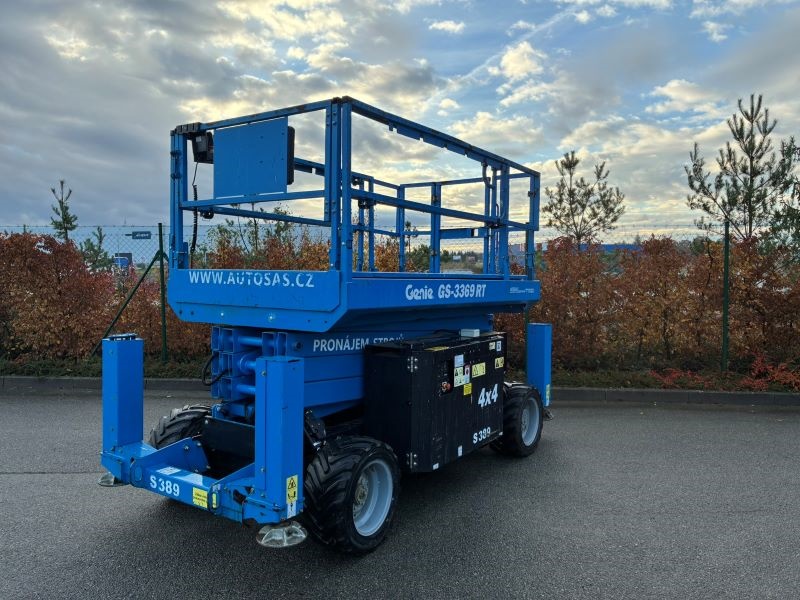 Vysokozdvižná pracovní plošina GENIE GS 3369 RT