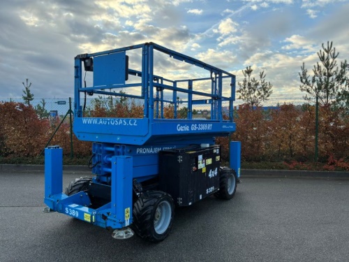 Vysokozdvižná pracovní plošina GENIE GS 3369 RT