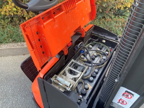 Elektrický nízkozdvižný vozík BT SWE 140 L