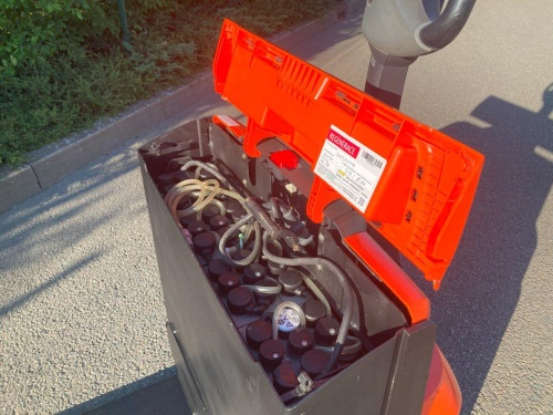 Elektrický nízkozdvižný vozík Toyota LWE 140