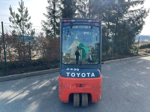 Čelní vysokozdvižný vozík TOYOTA 8FBE18T