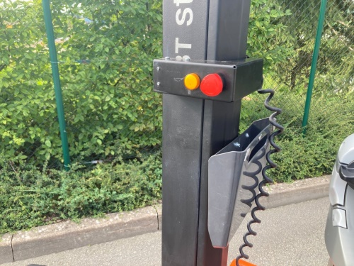 Elektrický vysokozdvižný vozík BT HWE 100
