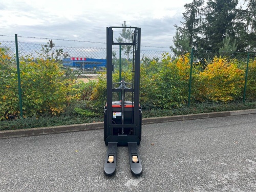 Elektrický vysokozdvižný vozík BT SWE 120