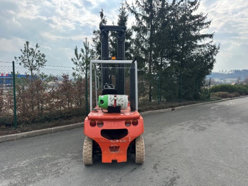 Čelní vysokozdvižný vozík BT C4G 250 D