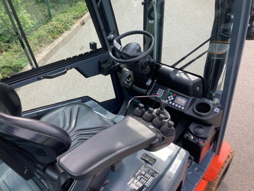 Čelní vysokozdvižný vozík TOYOTA 8FBMK20T