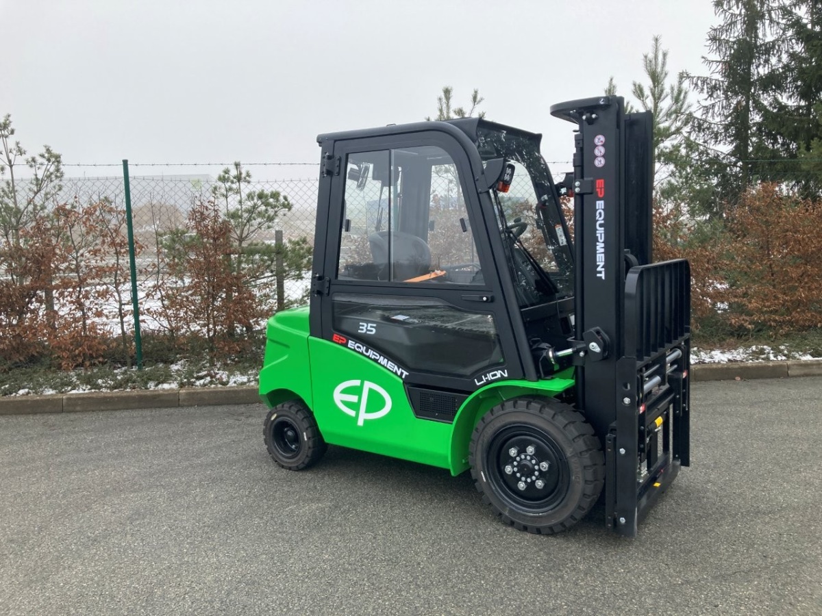 Čelní vysokozdvižný vozík EP EFL353 80V/280Ah; 150A externí nabíječ