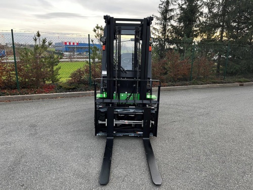 Čelní vysokozdvižný vozík EP EFL 302; 80V/410Ah