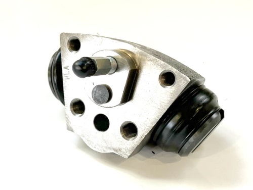 váleček brzdový levý NISSAN