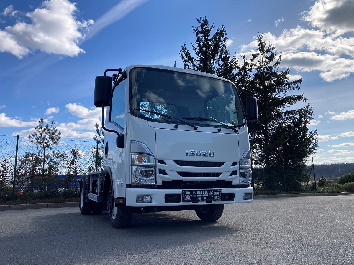 Komunální vozidlo ISUZU M 21 Th