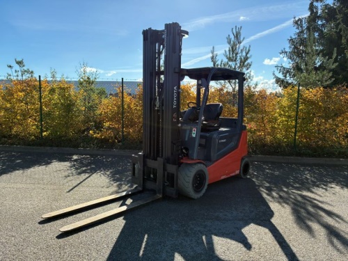 Čelní vysokozdvižný vozík TOYOTA 9FBM35T