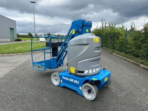 Vysokozdvižná pracovní plošina Genie GR 26 J