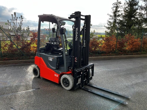 Čelní vysokozdvižný vozík TOYOTA 8FBMK16T