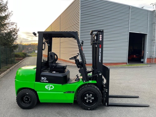 Čelní vysokozdvižný vozík EP EFL 302; 80V/410Ah